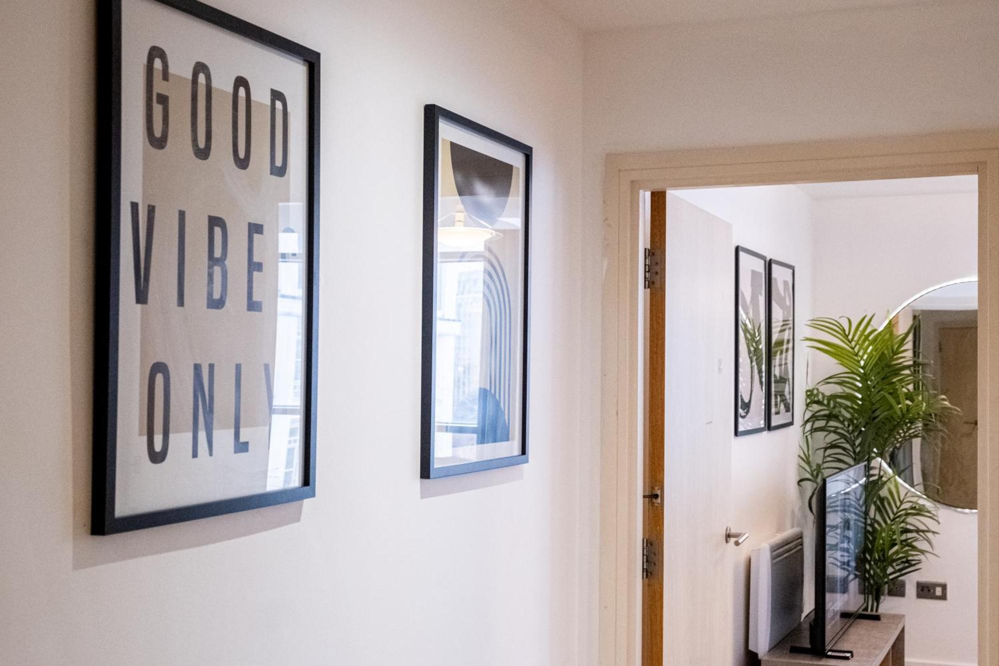 Ultra Stylish 2 Bedroom Apt Centrally Located Birmingham Buitenkant foto