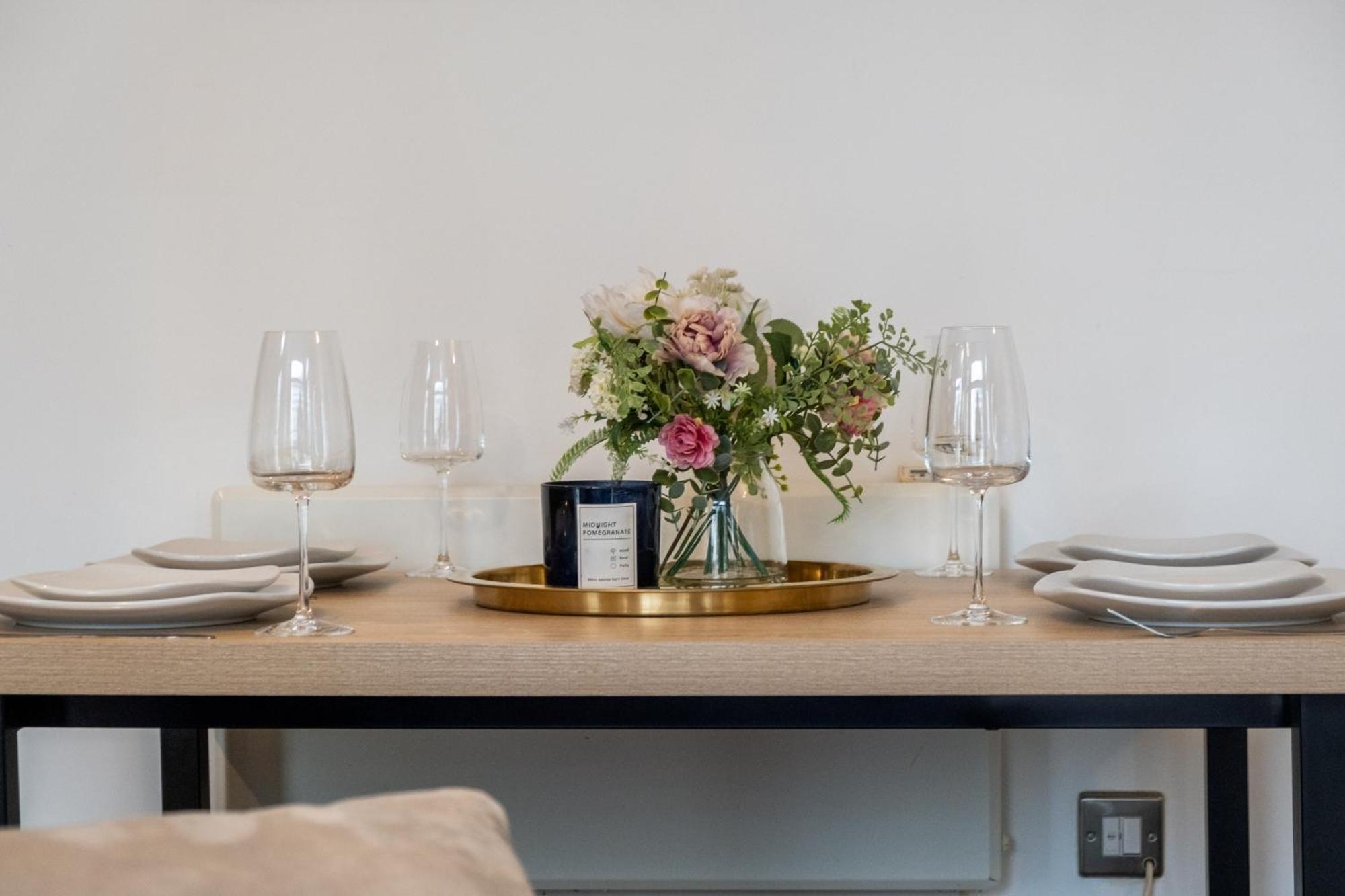 Ultra Stylish 2 Bedroom Apt Centrally Located Birmingham Buitenkant foto