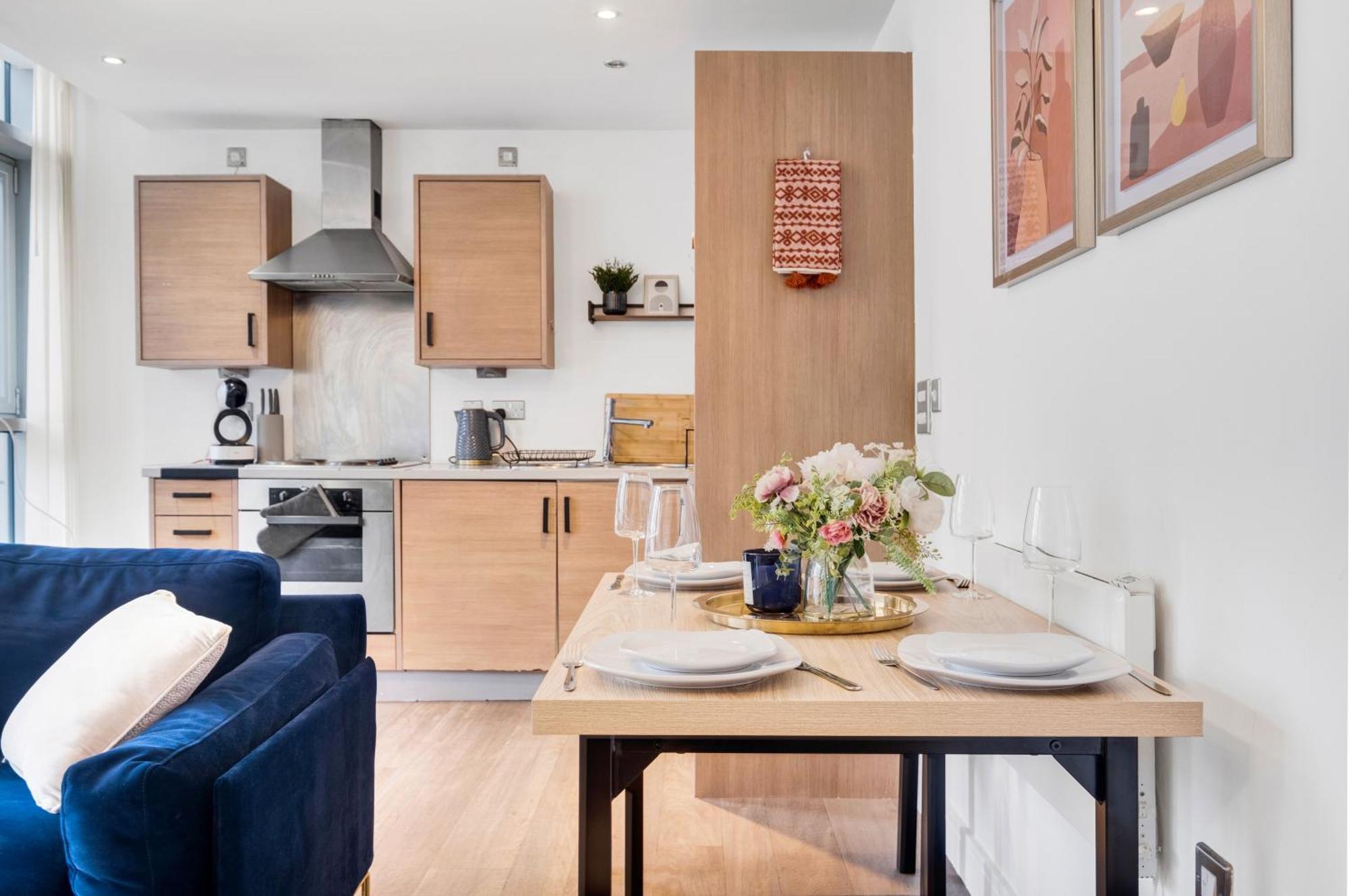 Ultra Stylish 2 Bedroom Apt Centrally Located Birmingham Buitenkant foto